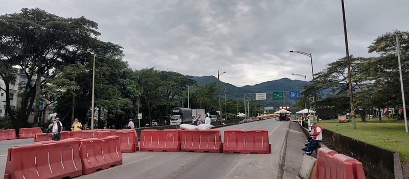 Llano Lindo cerrado: caos total en la vía al Meta