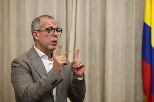 Polémica por declaración de Saade sobre prensa colombiana