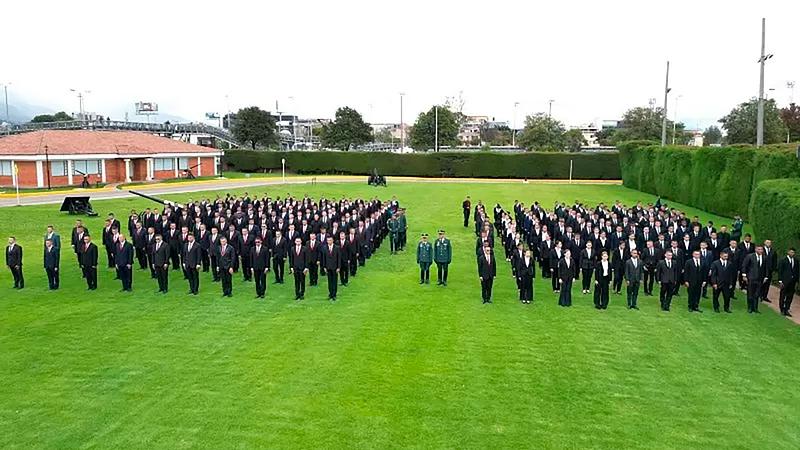 Cadetes y sargentos marcan nuevo ciclo en el Ejército