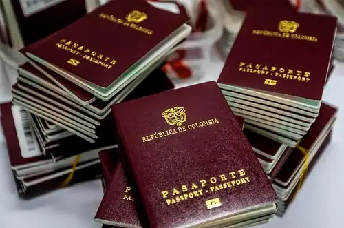 Pasaportes en riesgo por alerta de la Contraloría