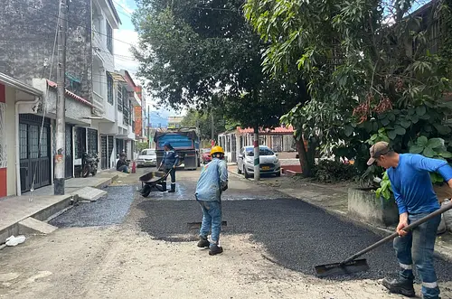 Avanza mantenimiento vial pese a intensas lluvias