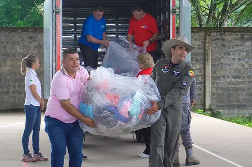Entregan ayudas a víctimas del sismo en Medina
