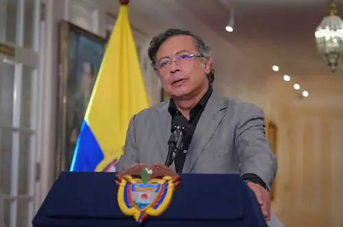 Petro desafía críticas: “No di subsidios, prioricé universidad pública”