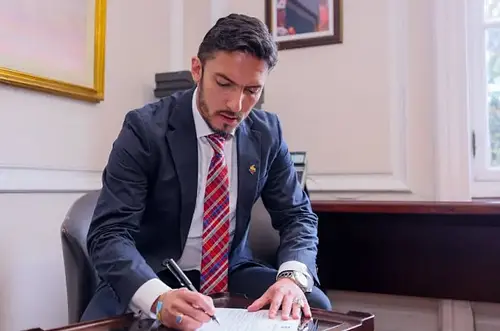 Presidente Petro acepta renuncia de Juan Carlos Florián