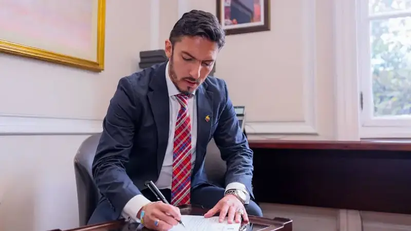 Presidente Petro acepta renuncia de Juan Carlos Florián