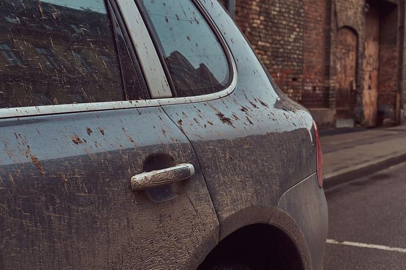 La psicología explica lo que un carro sucio indica del dueño