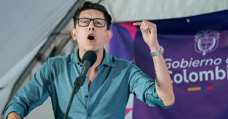 Revocan fallo que ordenaba arresto del ministro de Educación