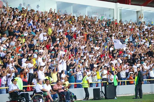 Llaneros premia a su hinchada con combo especial