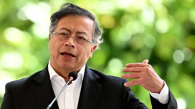 Petro solicita a la Corte revaluar restricciones al glifosato