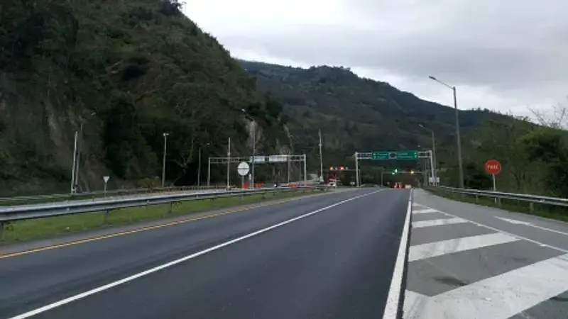 Vía al Llano: ¿cuándo se reabrirá tras el derrumbe?