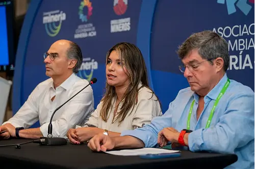 Colombia abre camino en minería con protocolo de género