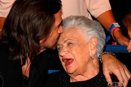 Falleció en Medellín Alicia Vásquez, madre del artista Juanes