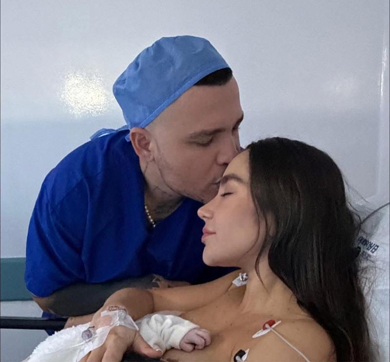 Nace Emilia, hija de Paola Jara y Jessi Uribe