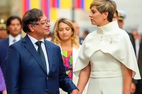 Petro denuncia bloqueo a regreso de Verónica Alcocer