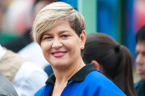 Gobierno define vías para retorno de Verónica Alcocer