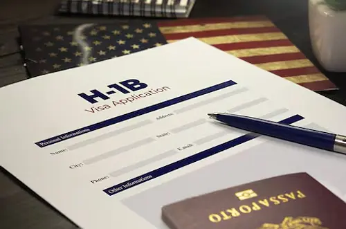 Trump autoriza el uso de visas H-1B para fortalecer sector tecnológico