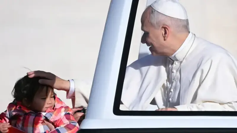 ¿Miedo a ser padres? El papa alerta por “enfermedad social”