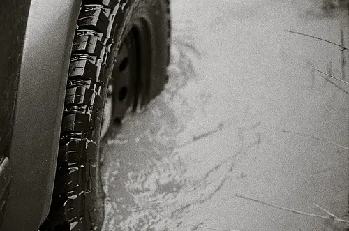 Medidas de conducción segura en temporada de lluvias