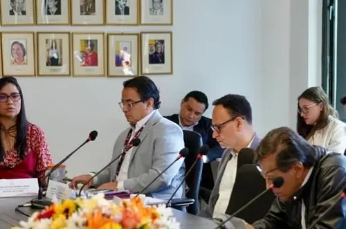 Inicia negociación del salario mínimo 2026 en Colombia