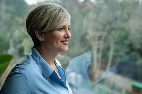 Alcocer reaparece con mensaje en Día de Velitas