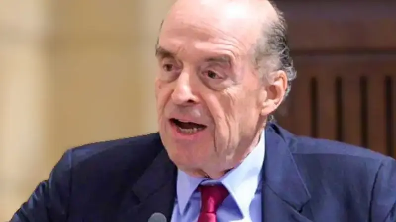 Fiscalía formula cargos a Leyva por caso pasaportes