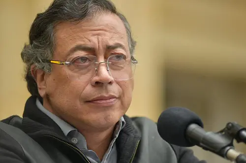 Petro anticipa el posible salario mínimo de 2026