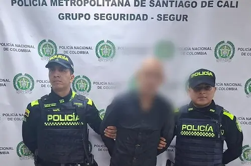 Robo millonario en Cali terminó con ladrón en el río