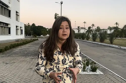 Puente provisional reabre paso clave entre Uribe y Granada