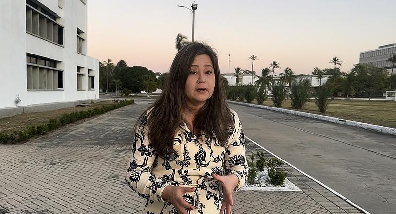 Puente provisional reabre paso clave entre Uribe y Granada