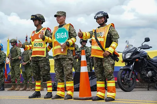 Ejército refuerza seguridad vial en Meta, Guaviare y Vaupés