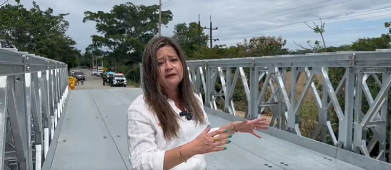 Habilitan puente metálico y restablecen vía Uribe–Granada