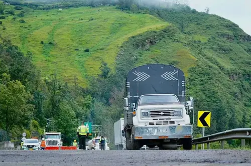Ajustan movilidad en la vía al Llano por festivo de octubre