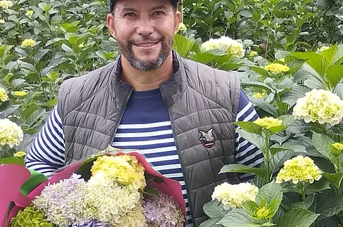 Colombia fortalece su floricultura con agricultura regenerativa
