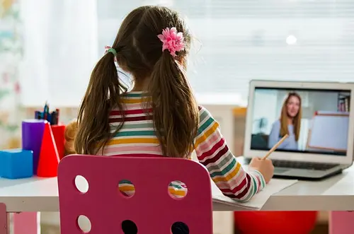 Apagón obliga a colegio a retomar clases virtuales