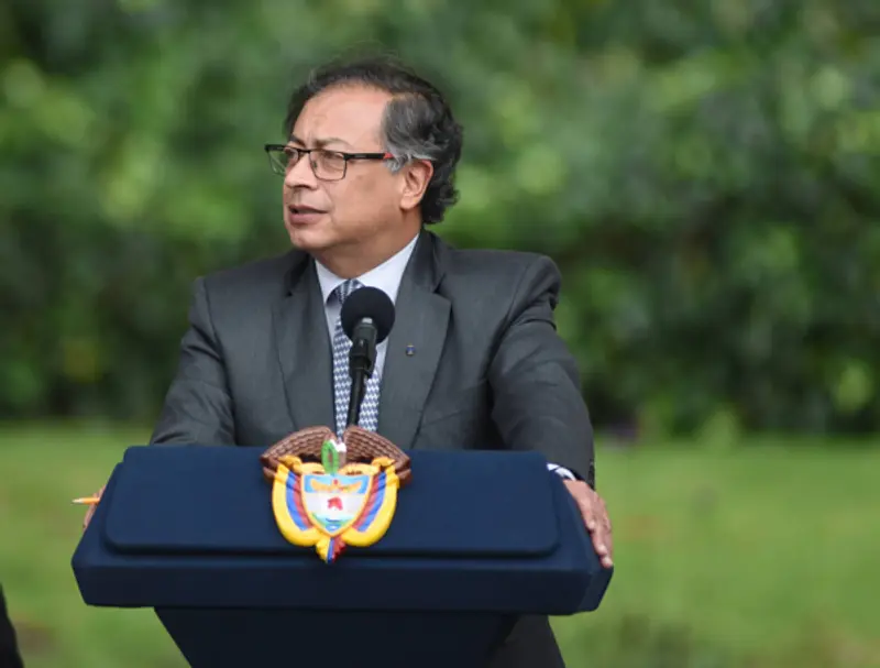 Corte obliga a Petro a retractarse por ataque a periodistas