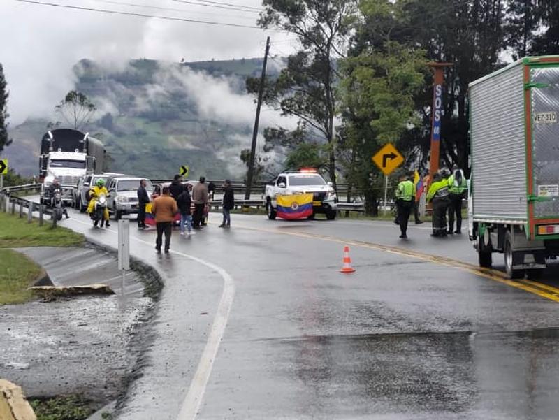 Cierre de la Vía al Llano golpea la economía del Meta