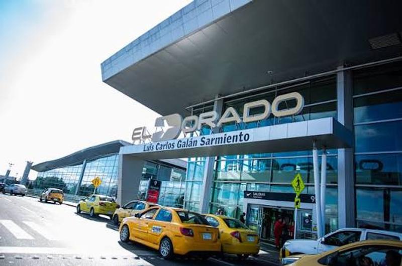 Operaciones en El Dorado suspendidas por niebla en Bogotá