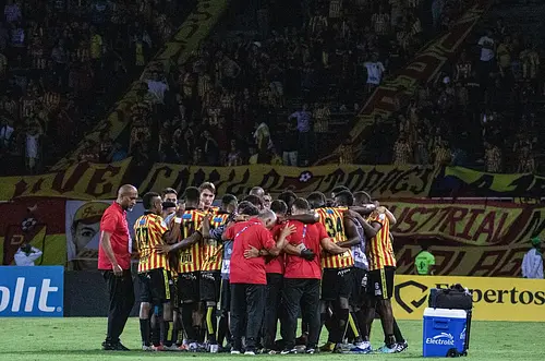 Equipo colombiano suspende actividades por falta de pagos