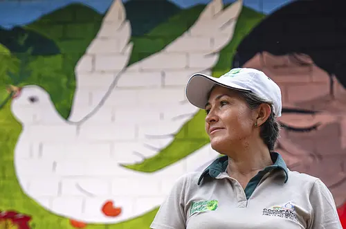 Mujeres protagonistas de la paz colombiana reciben reconocimiento