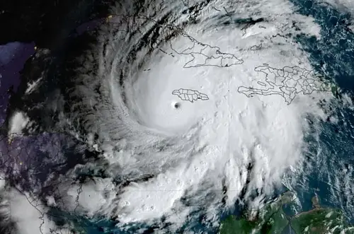 Huracán Melissa arrasa el Caribe y golpea con fuerza a Cuba