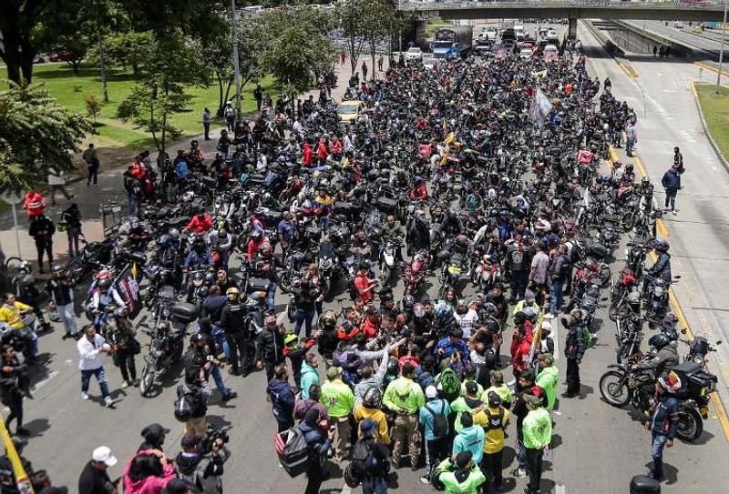 Caos en Bogotá: motociclistas paralizan la ciudad