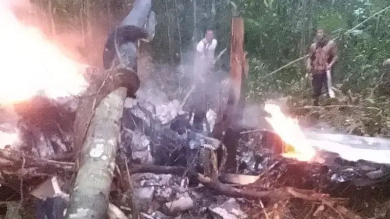 Tres funcionarios mueren en accidente aéreo en Mitú