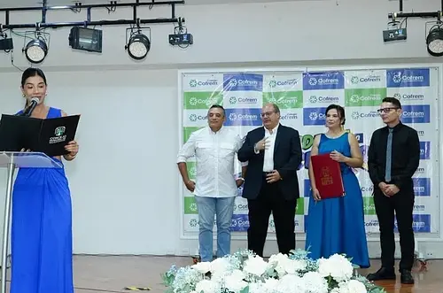 Colegio Cofrem recibe reconocimientos en su 45 aniversario