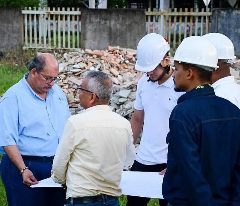 Cofrem inicia construcción de colegio en Puerto López