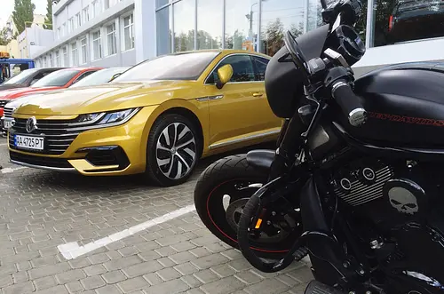 Alerta por alza de aranceles: autos y motos serían más caros