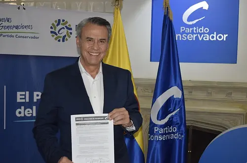 Conservatismo define rumbo con Lizarralde en campaña
