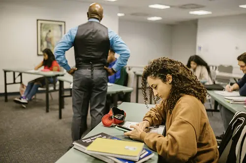 Colombia enfrenta persistente deserción universitaria