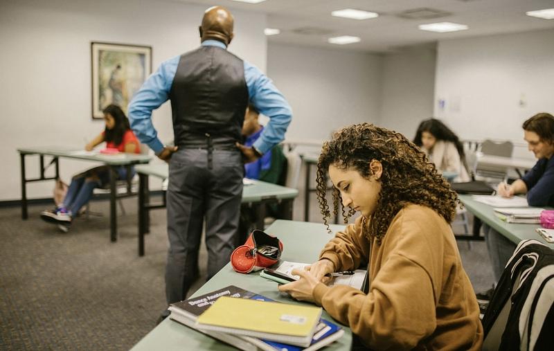 Colombia enfrenta persistente deserción universitaria