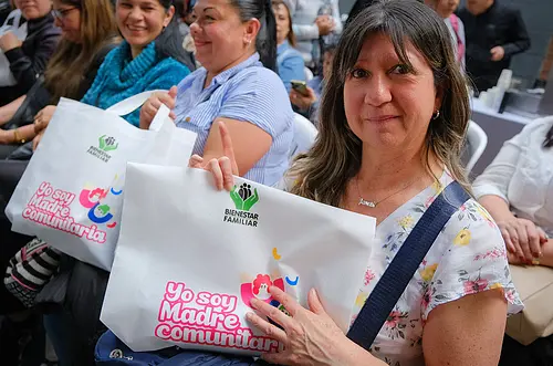 Vinculación laboral de 2.300 madres comunitarias al ICBF
