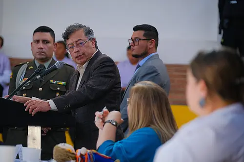 ‘Dejen de tercerizar en el ICBF’, ordena presidente Petro